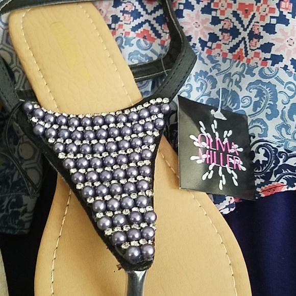 🔥5/$25 Sale OLIVIA MILLER Embellished Sandal NWOB - Picture 2 of 7